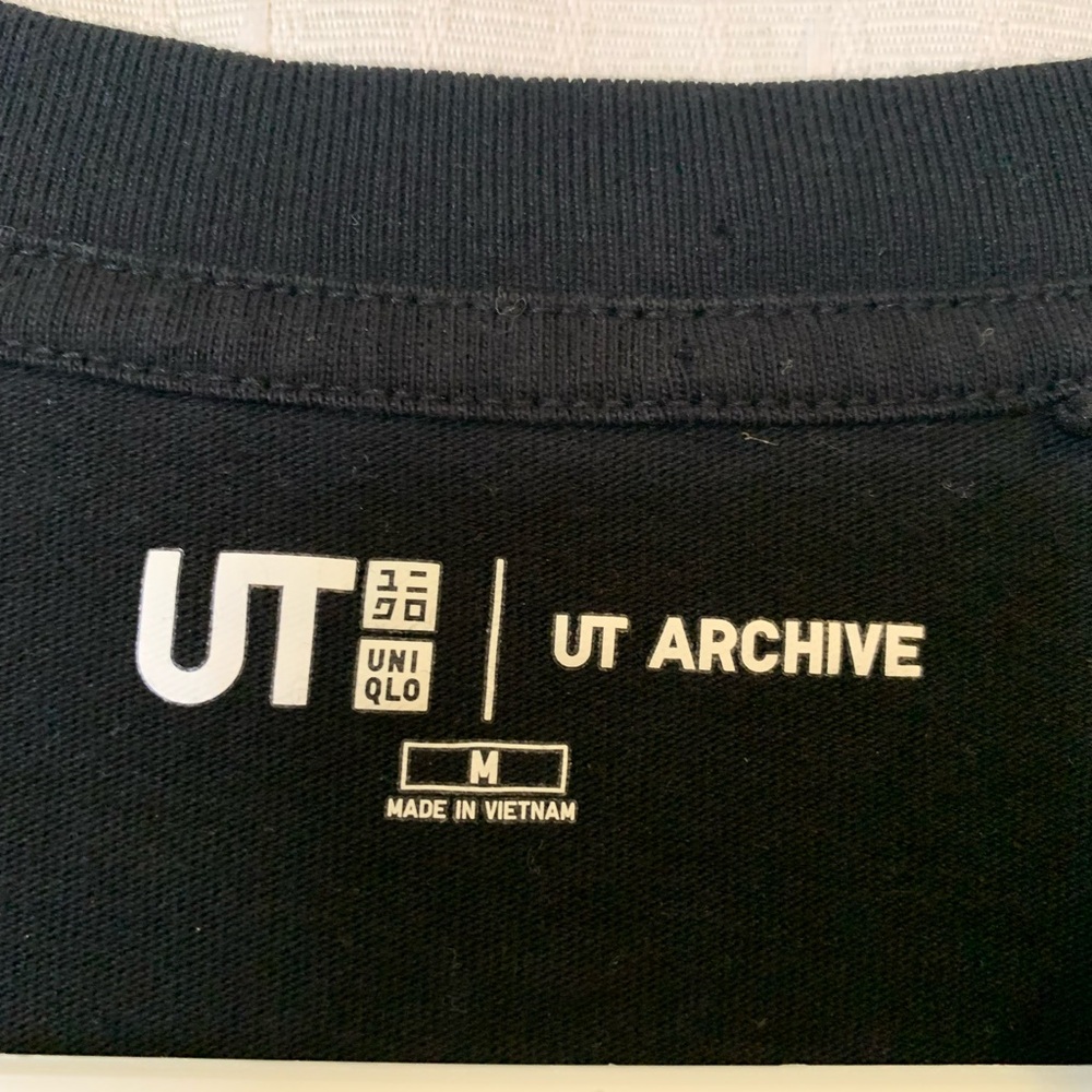 Uniqlo UT Archive Keith Haring Graphic T Shirt Size M Alien UFO Sci Fi Artsy - Picture 4 of 6